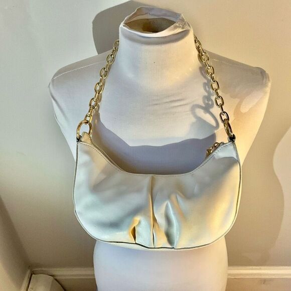 White pleather moonbag baguette with chainstrap - Picture 8 of 12